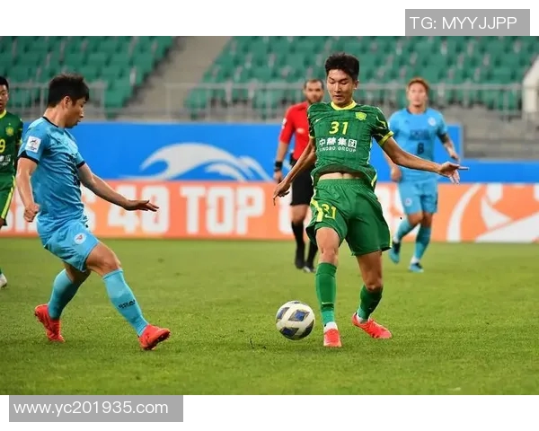 圆月弯刀足球的魅力与激情探寻足球文化中的侠义精神与团队合作